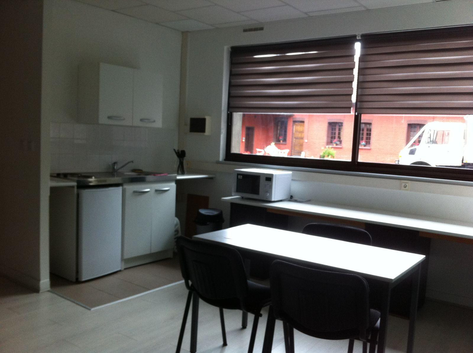 
                                                Location
                                                 Studio meublé à la campagne