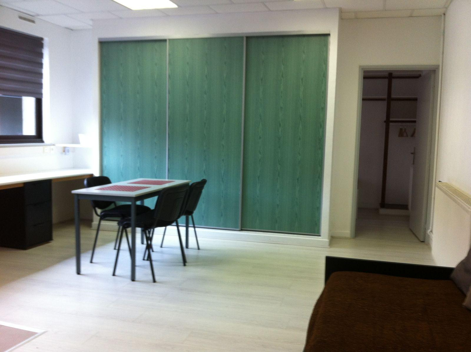 
                                                Location
                                                 Studio meublé à la campagne