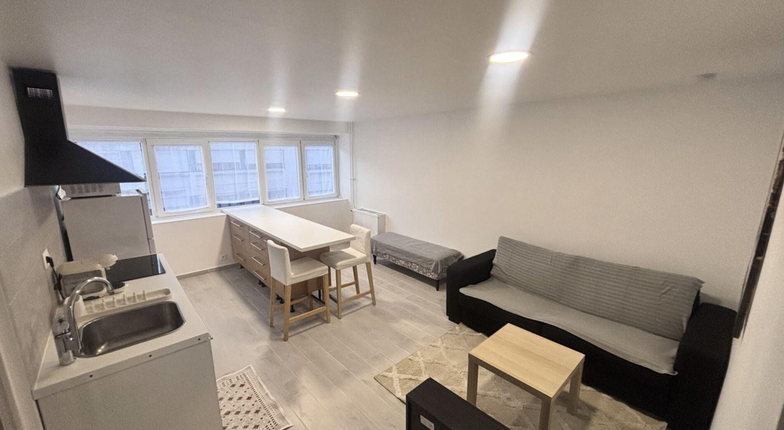 
                                                Location
                                                 Studio meublé à louer