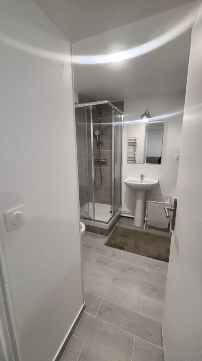 
                                                Location
                                                 Studio meublé à louer