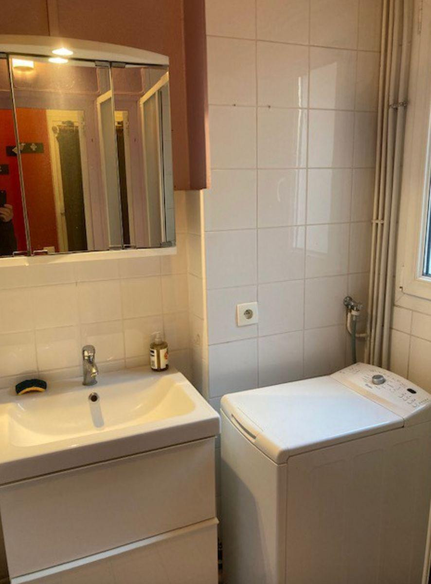 
                                                Location
                                                 Studio meublé à louer