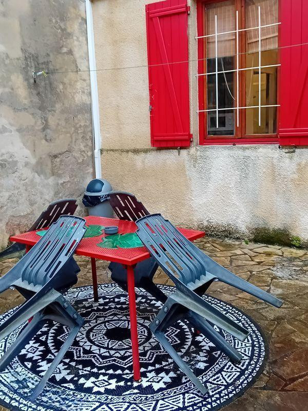 
                                                Location
                                                 Studio meuble à louer