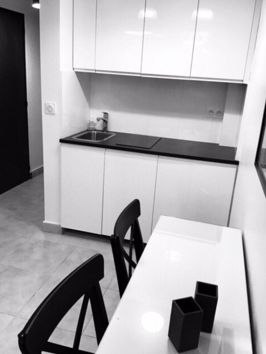 
                                                Location
                                                 Studio meublé à louer