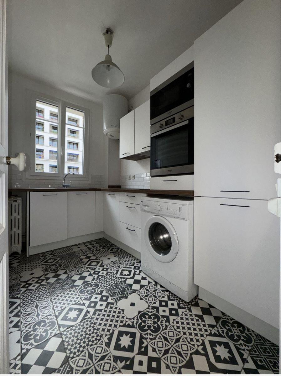 
                                                Location
                                                 Studio meublé à louer