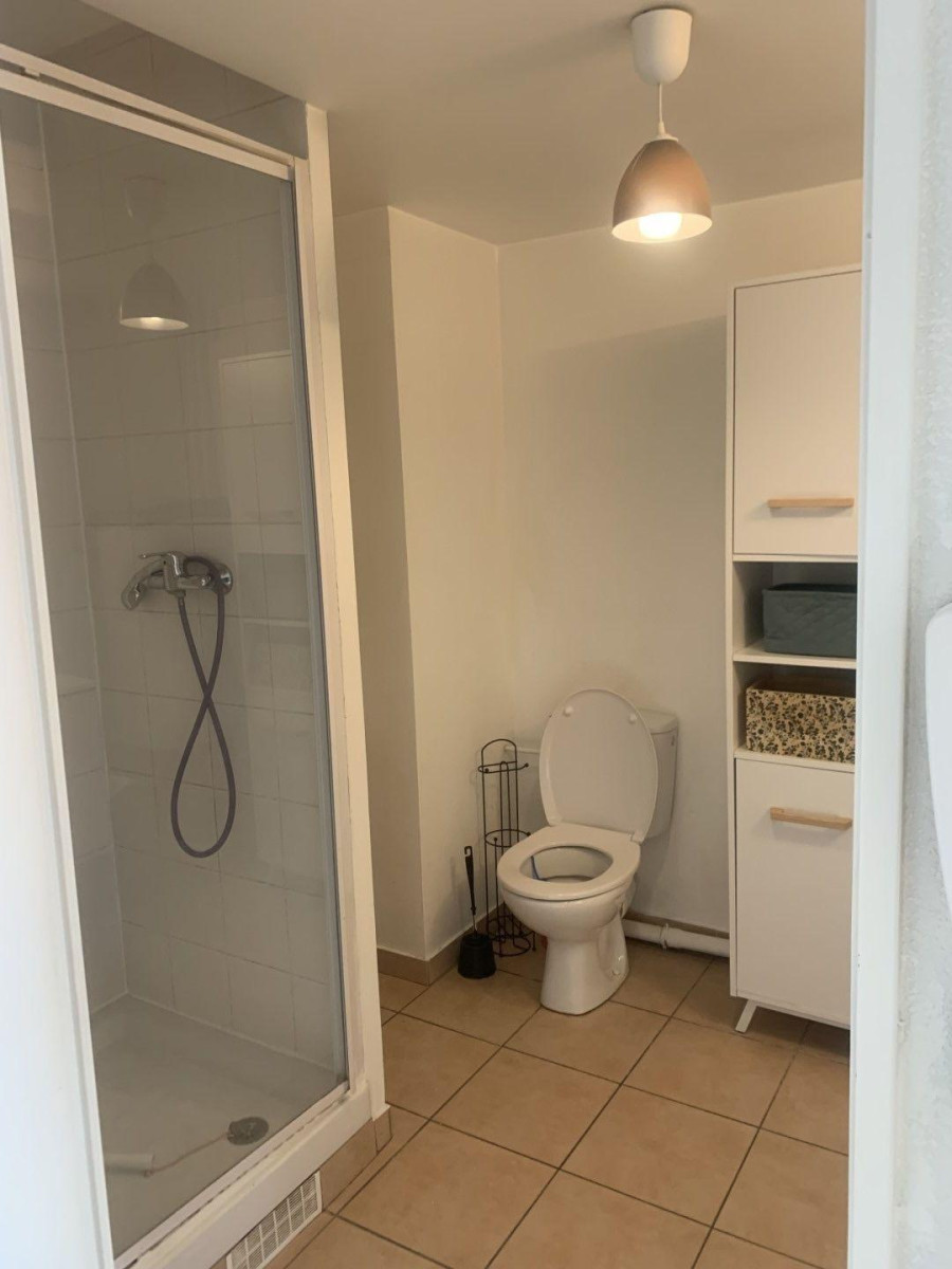 
                                                Location
                                                 Studio meublé à louer