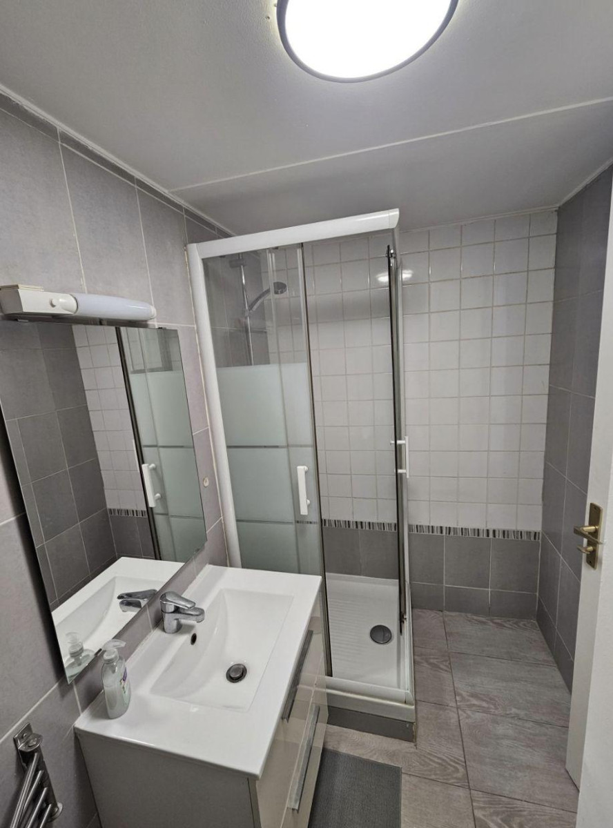 
                                                Location
                                                 Studio meublé à louer