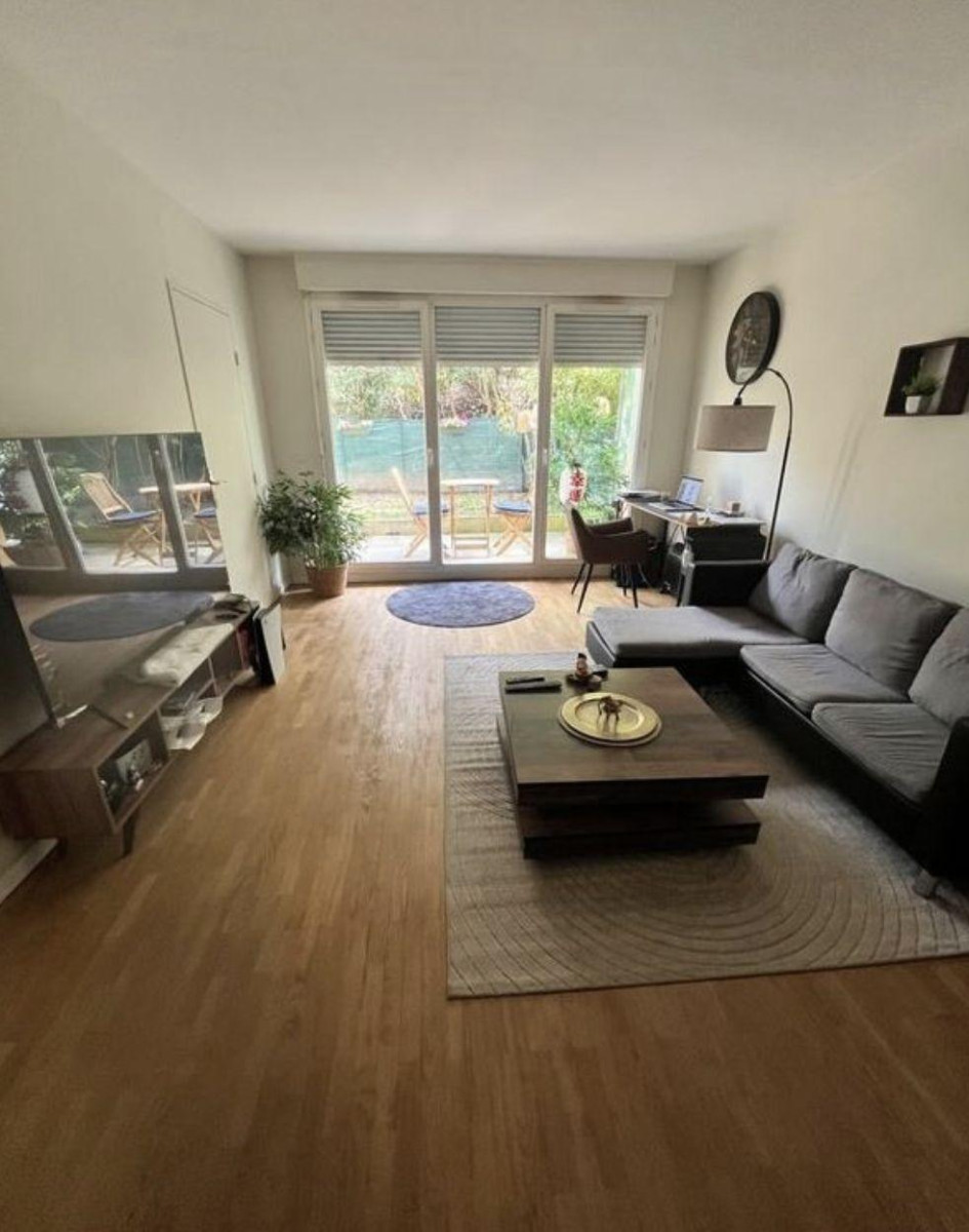 
                                                Location
                                                 Studio meublé à louer