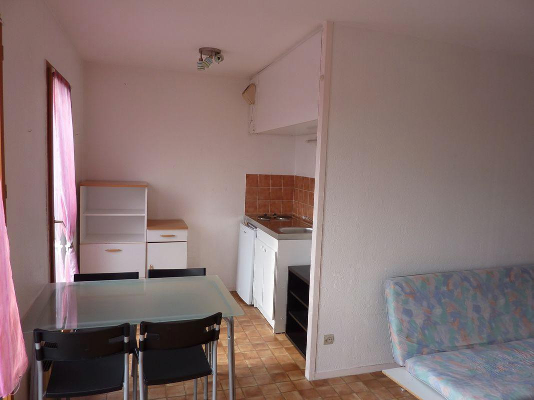 
                                                Location
                                                 Studio meublé à louer