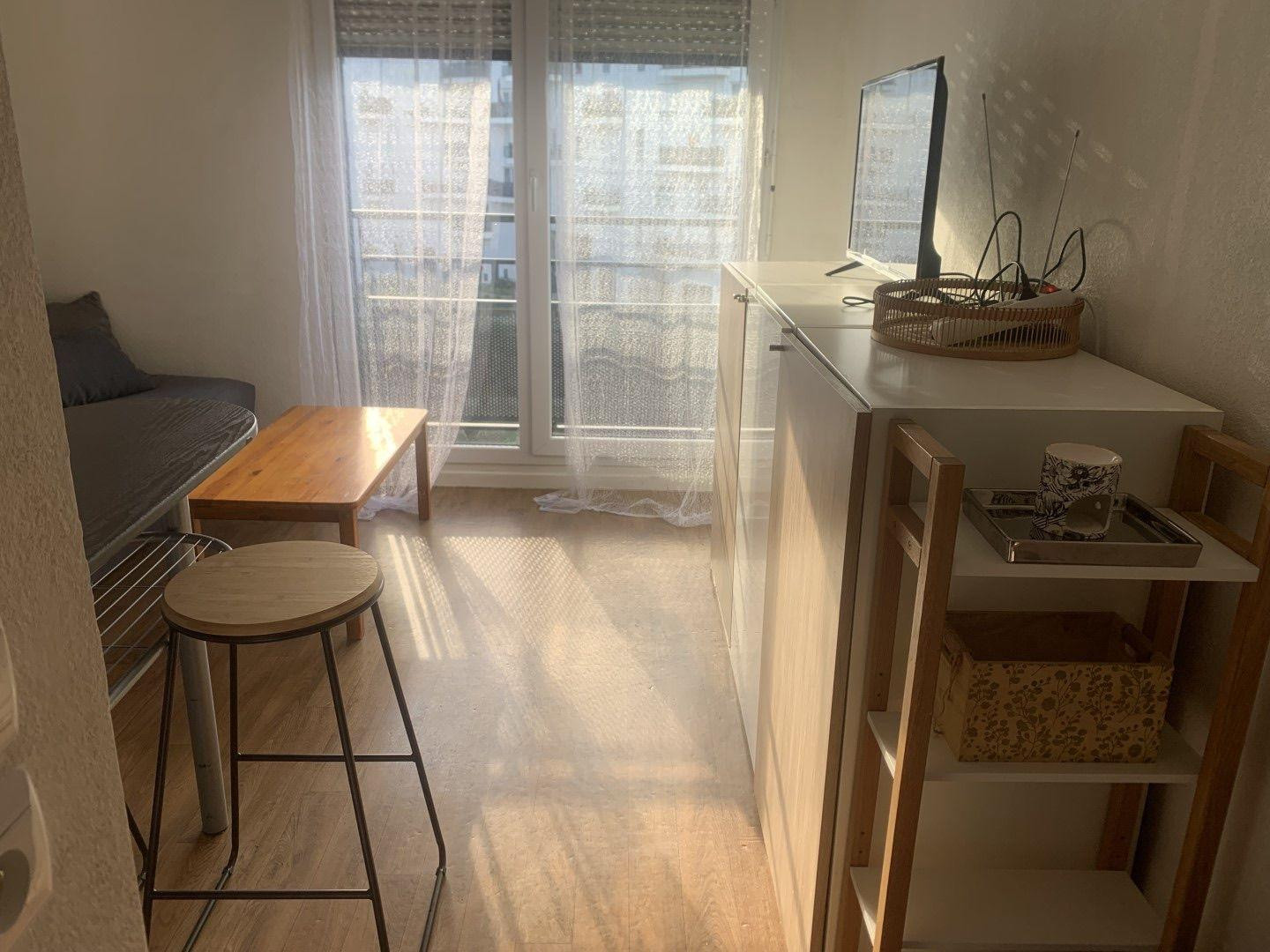 
                                                Location
                                                 Studio meublé à louer