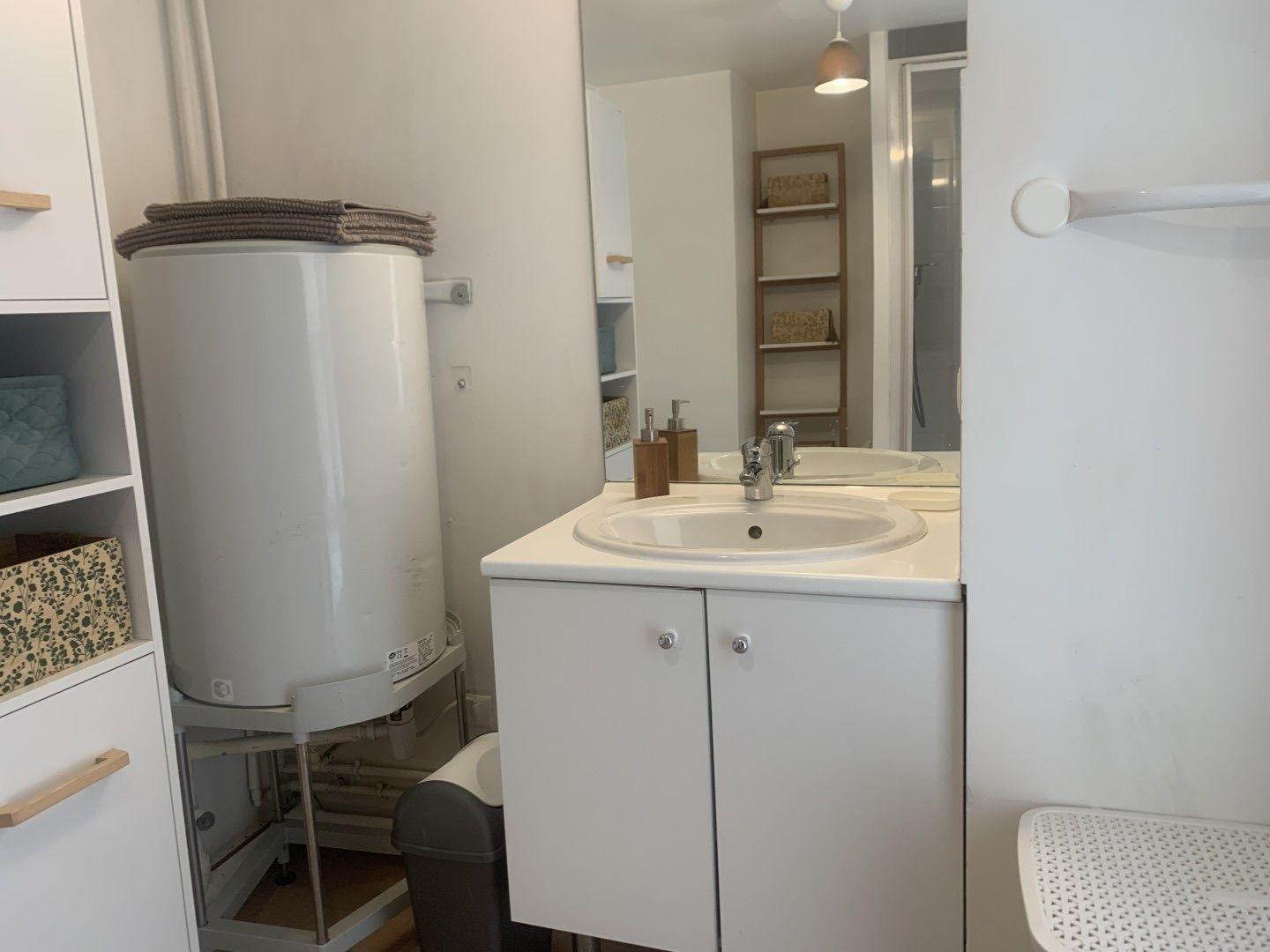 
                                                Location
                                                 Studio meublé à louer