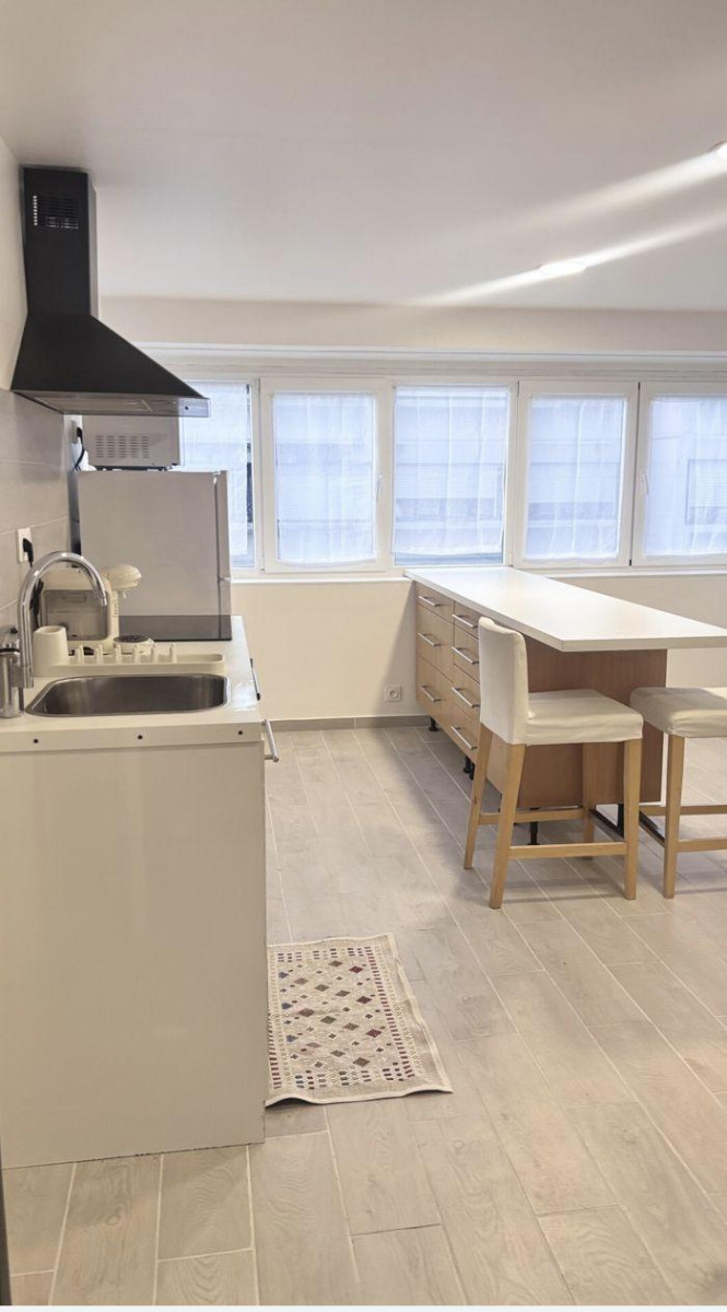 
                                                Location
                                                 Studio meublé à louer