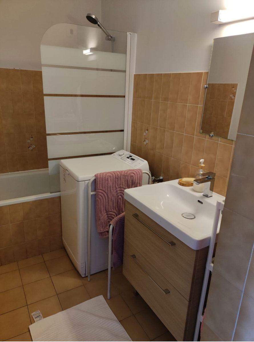 
                                                Location
                                                 Studio meublé à louer
