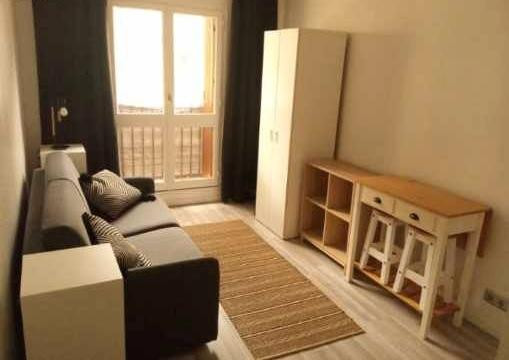 
                                                Location
                                                 Studio meublé à louer à Paris 18ème