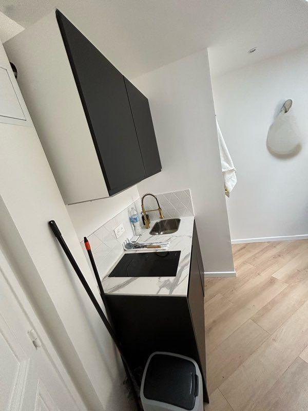 
                                                Location
                                                 Studio meublé à louer, Paris XV