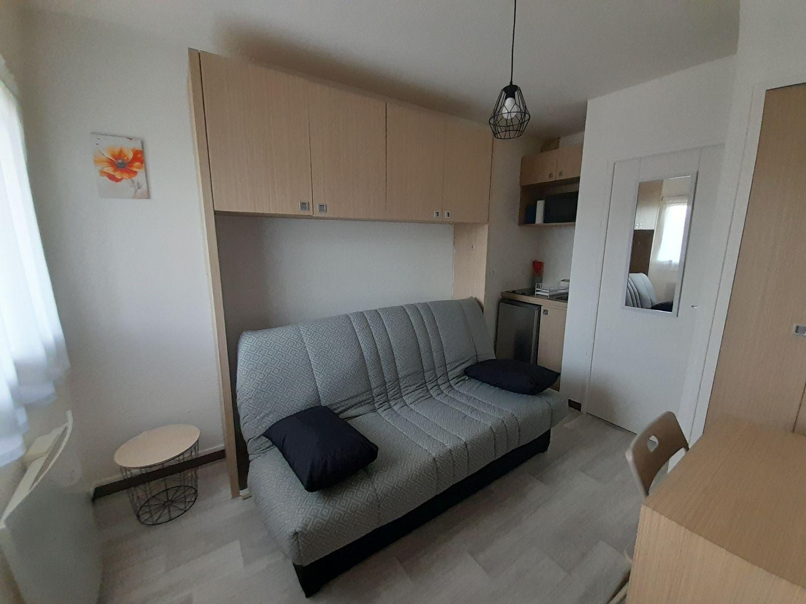 
                                                Location
                                                 Studio meublé à louer refait à neuf