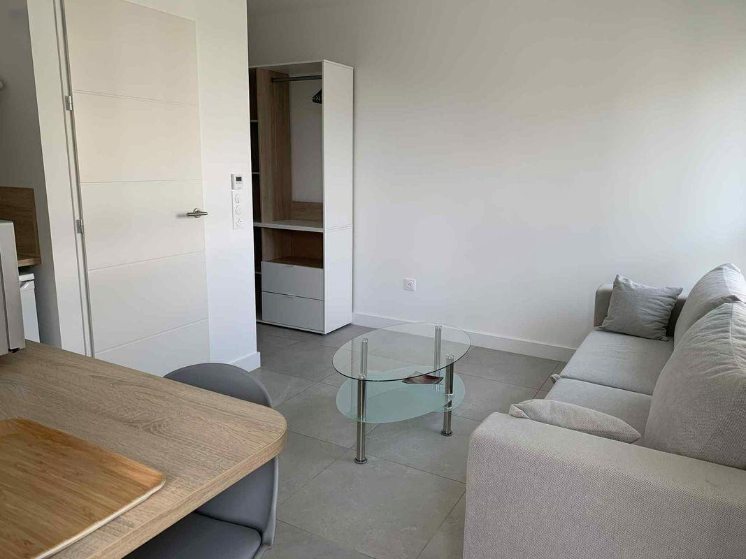 
                                                Location
                                                 Studio meuble a louer sur reims