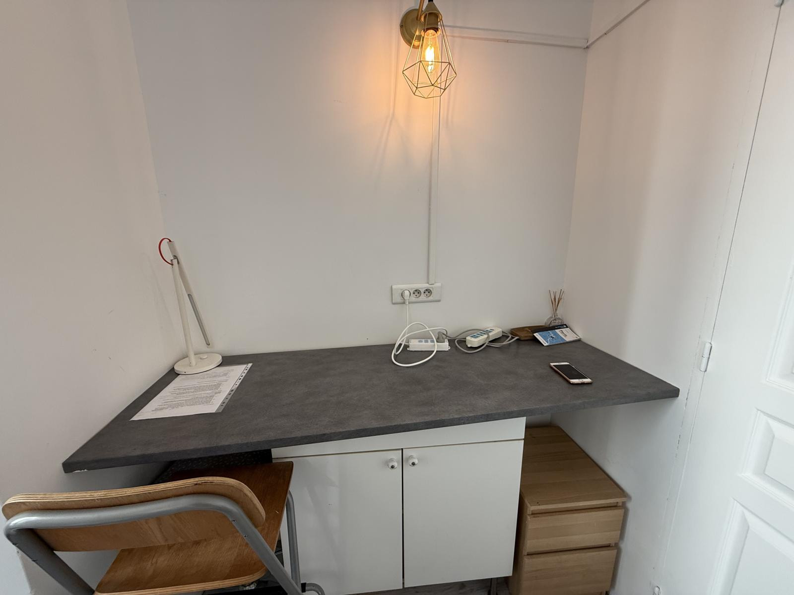 
                                                Location
                                                 Studio meublé à Paris 15ᵉ, proche de la Seine