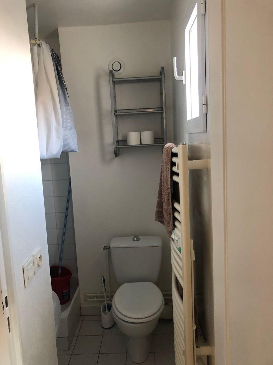 
                                                Location
                                                 Studio meublé, à proximité de la gare de Coigniere