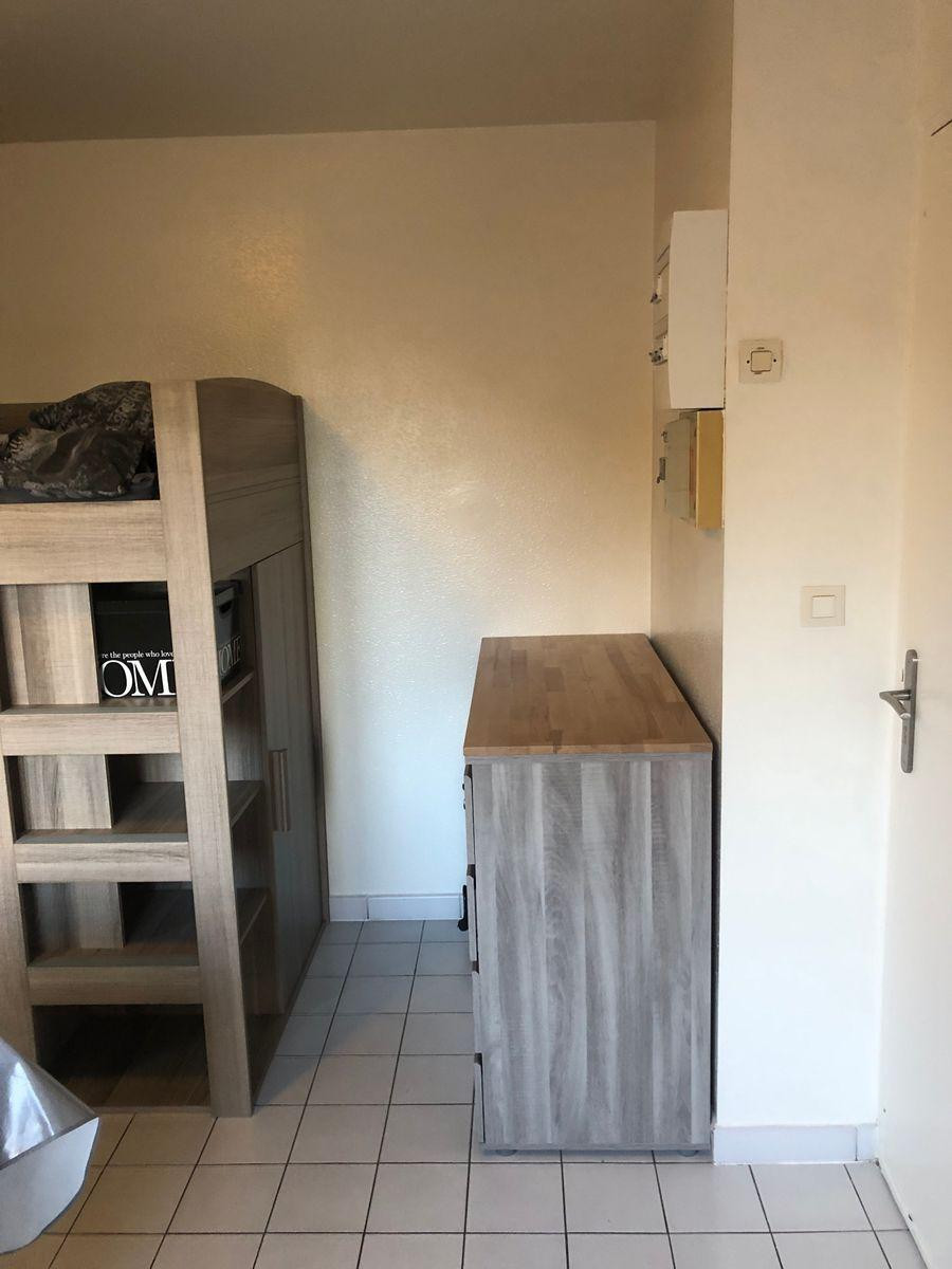 
                                                Location
                                                 Studio meublé, à proximité de la gare de Coigniere