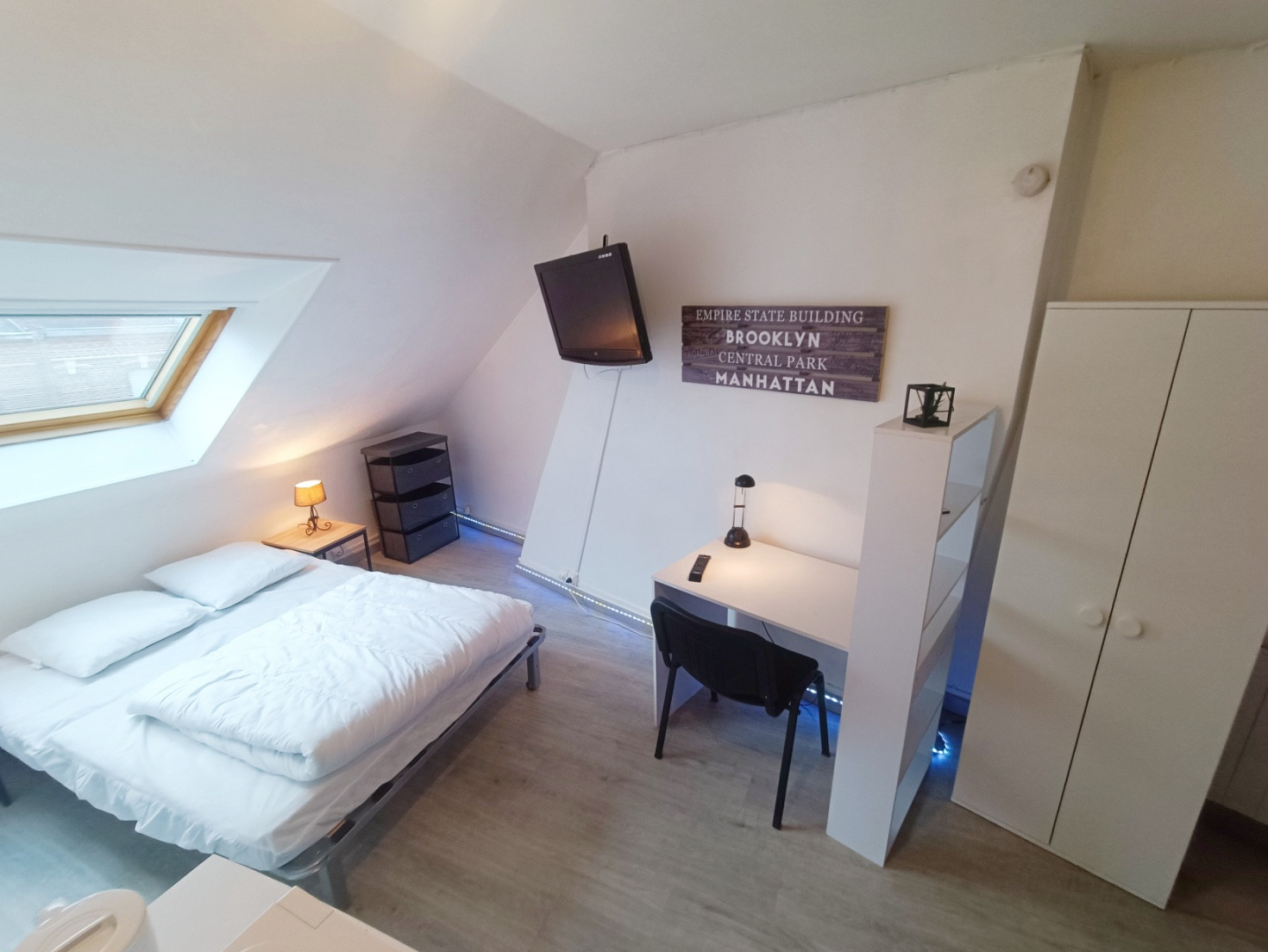
                                                Location
                                                 Studio Meublé Amiens St-Honoré 18m2