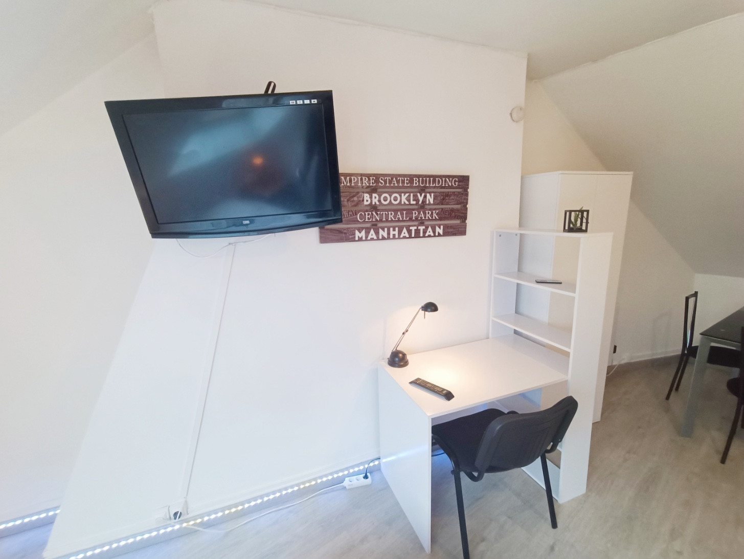 
                                                Location
                                                 Studio Meublé Amiens St-Honoré 18m2