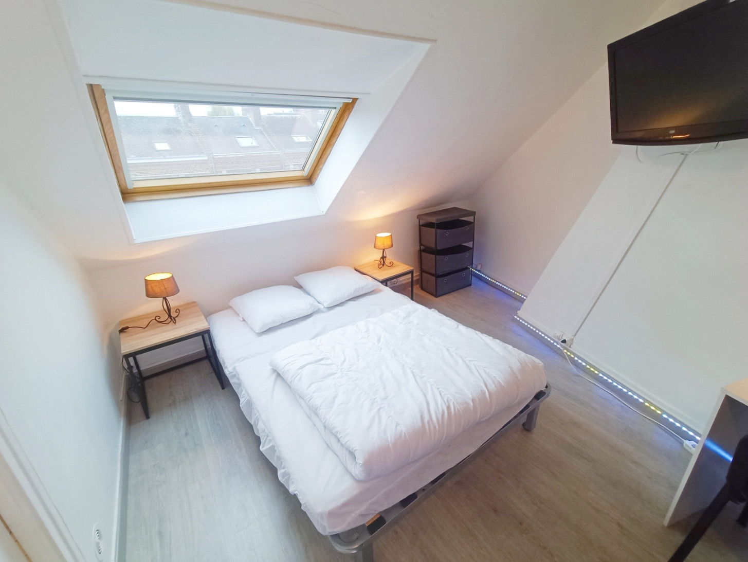 
                                                Location
                                                 Studio Meublé Amiens St-Honoré 18m2