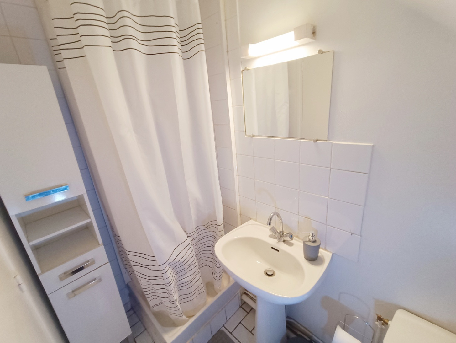 
                                                Location
                                                 Studio Meublé Amiens St-Honoré 18m2