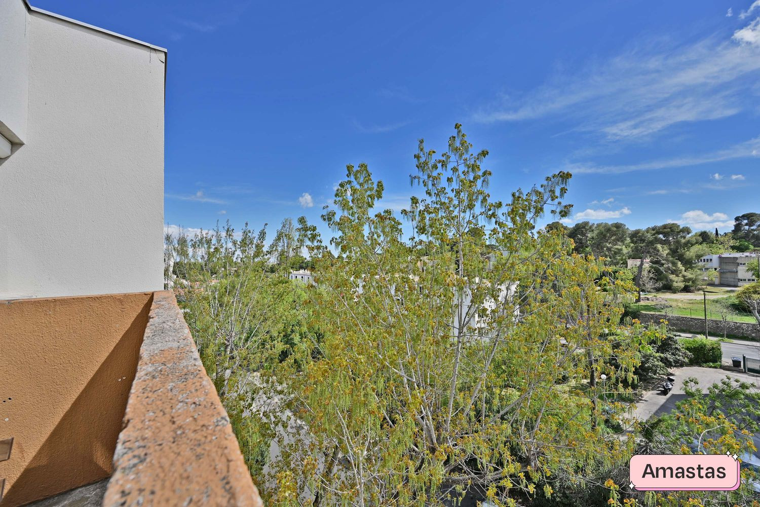 
                                                Location
                                                 Studio meublé avec balcon