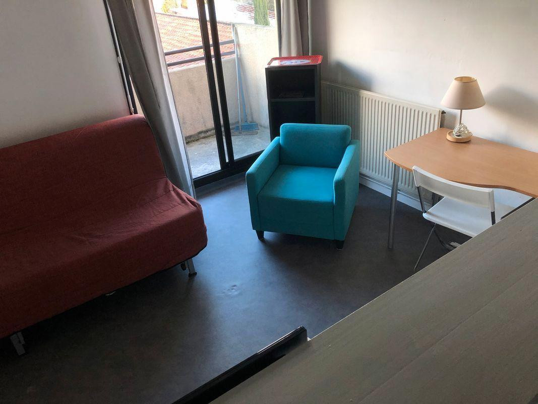 
                                                Location
                                                 Studio meublé avec balcon et lave-linge