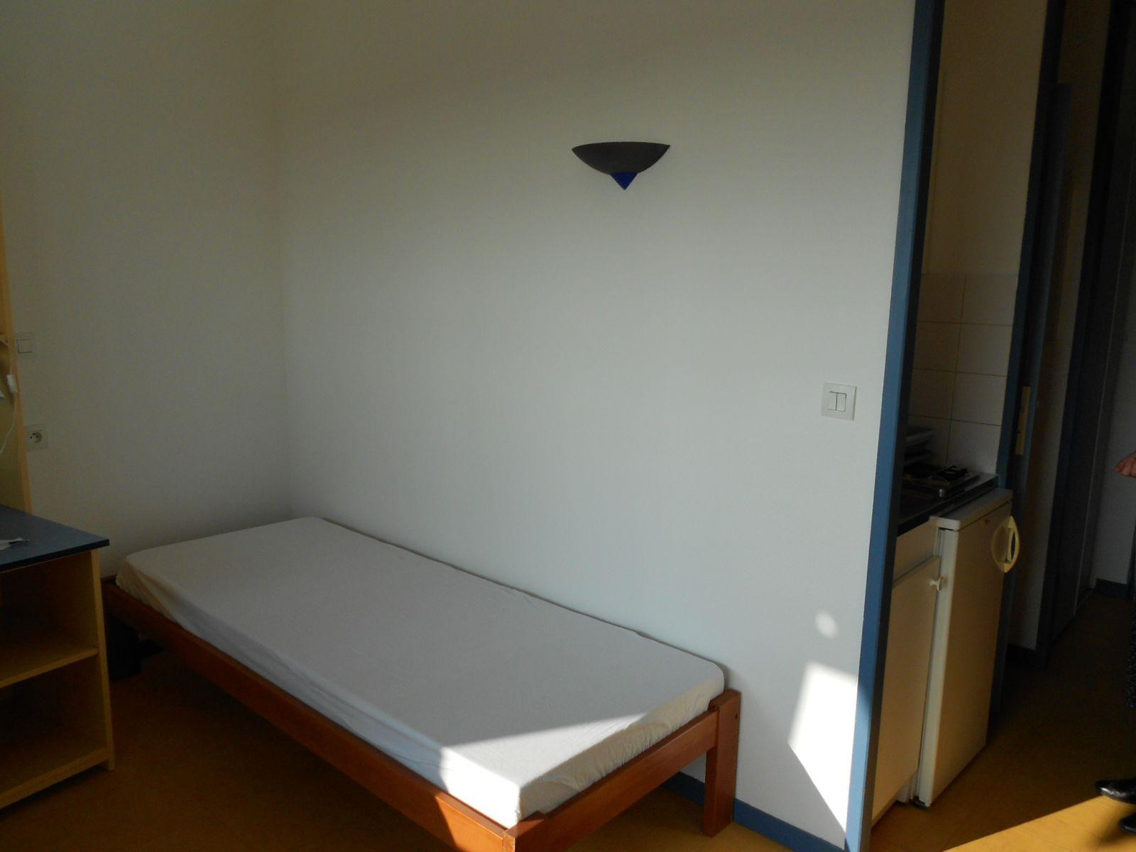 
                                                Location
                                                 Studio meublé avec balcon et parking sécurisé