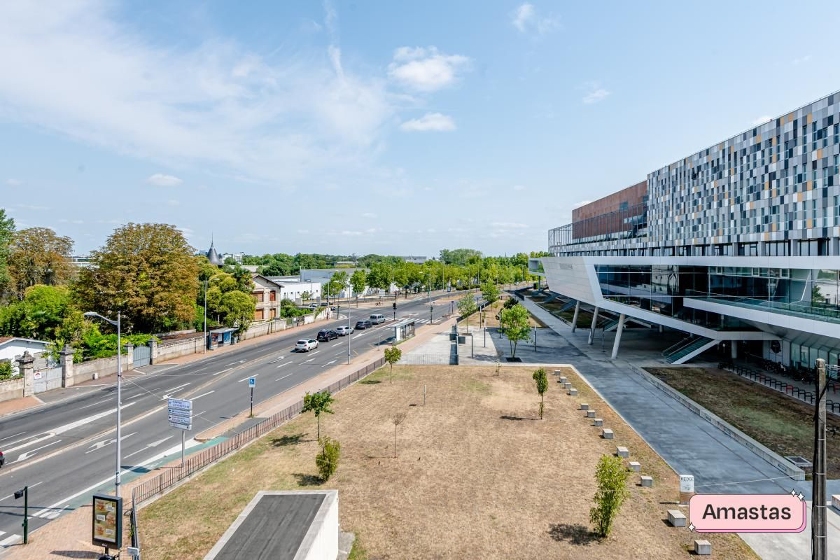 
                                                Location
                                                 Studio meublé avec balcon proche de l’école de commerce Kedge