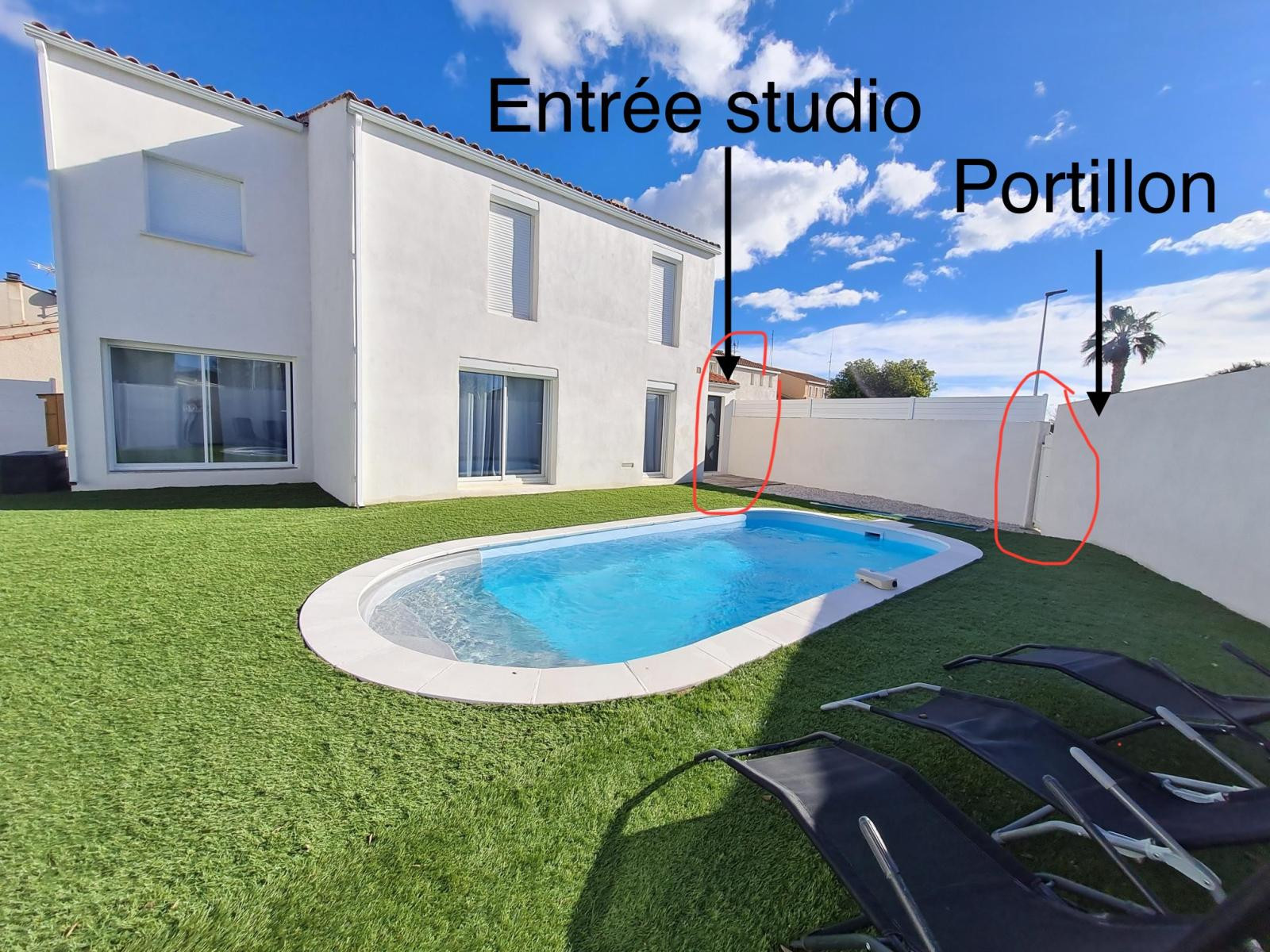
                                                Location
                                                 Studio meublé avec jardin, piscine et parking