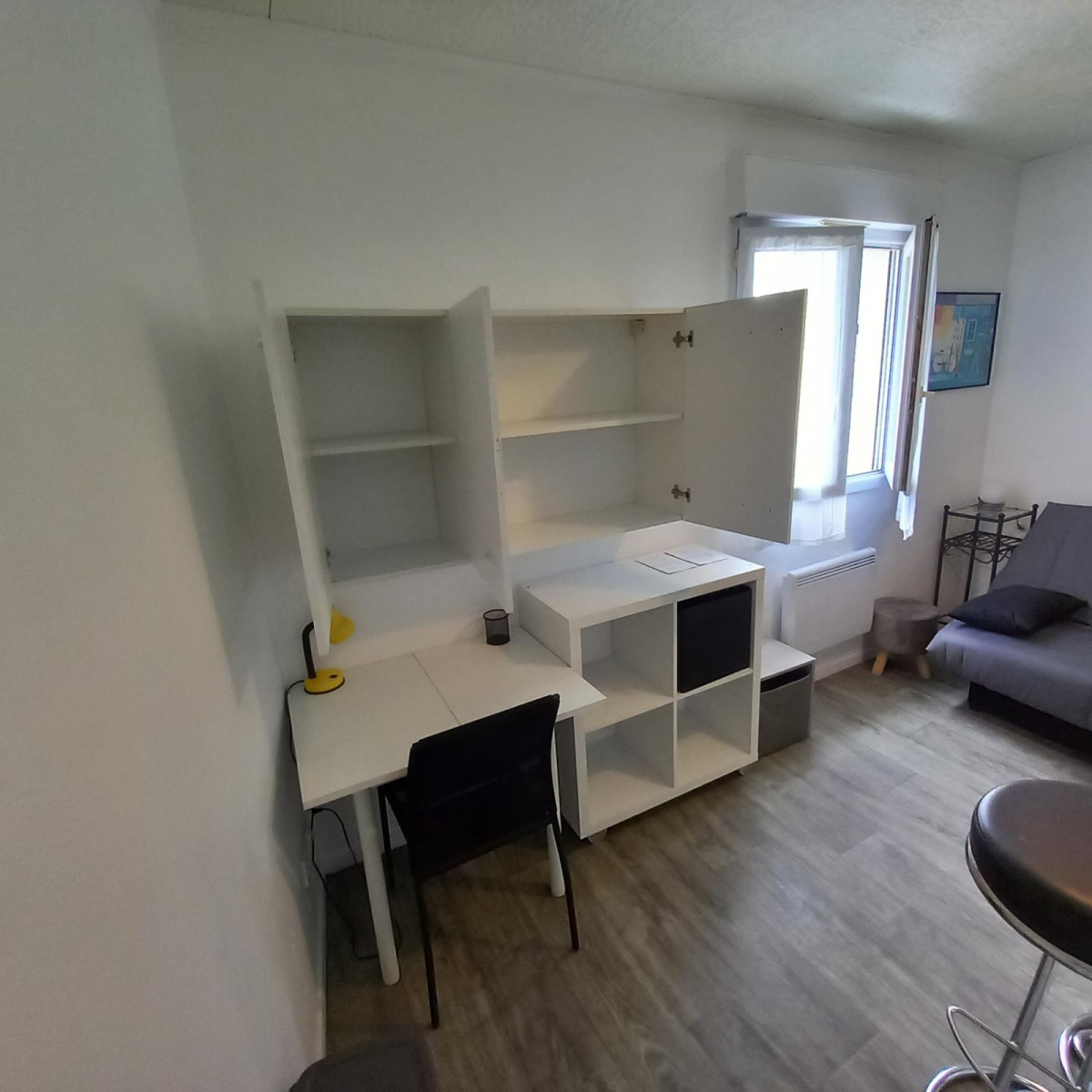 
                                                Location
                                                 Studio meublé avec place de parking au sous-sol