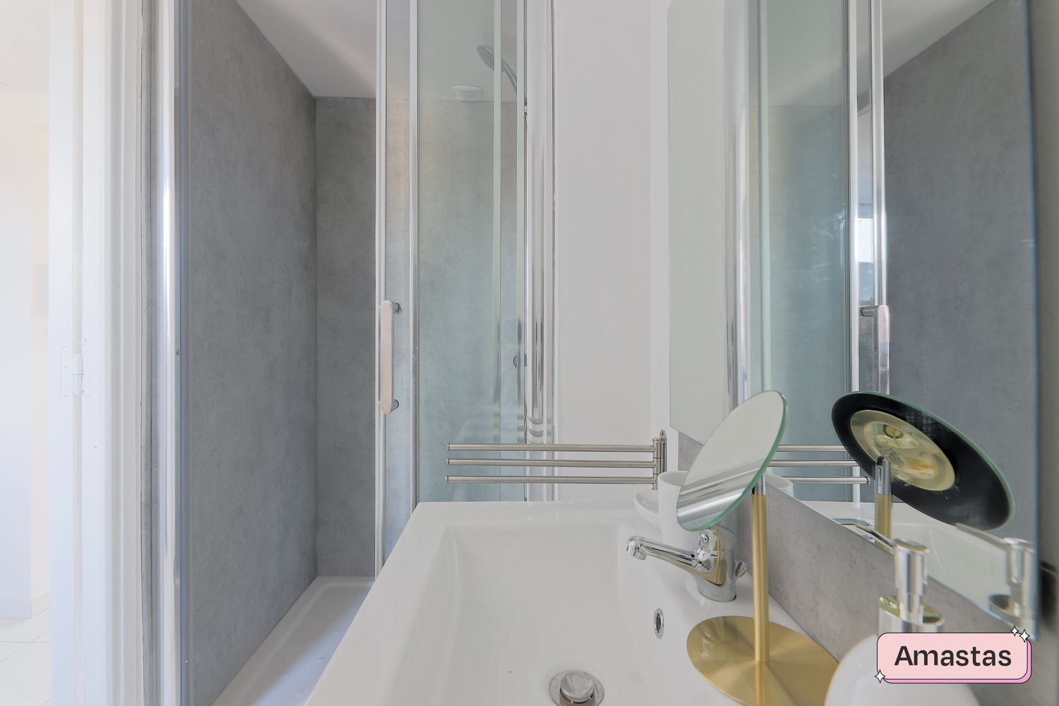 
                                                Location
                                                 Studio meublé avec soin - Roubaix 1591204