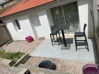 
                                                Location
                                                 Studio meublé avec terrasse