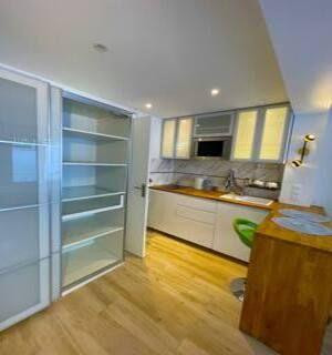 
                                                Location
                                                 Studio meublé avec terrasse privée