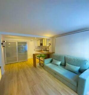 
                                                Location
                                                 Studio meublé avec terrasse privée