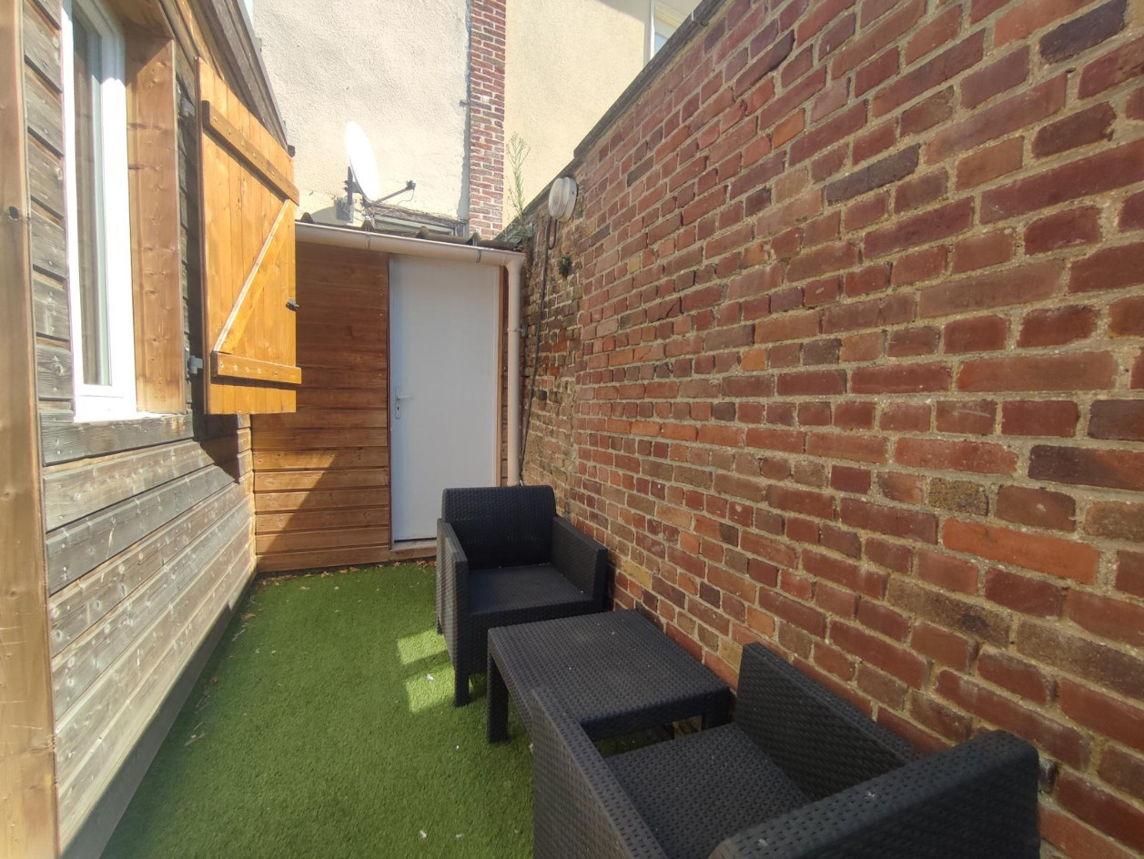 
                                                Location
                                                 Studio meublé avec terrasse, Saint-Leu