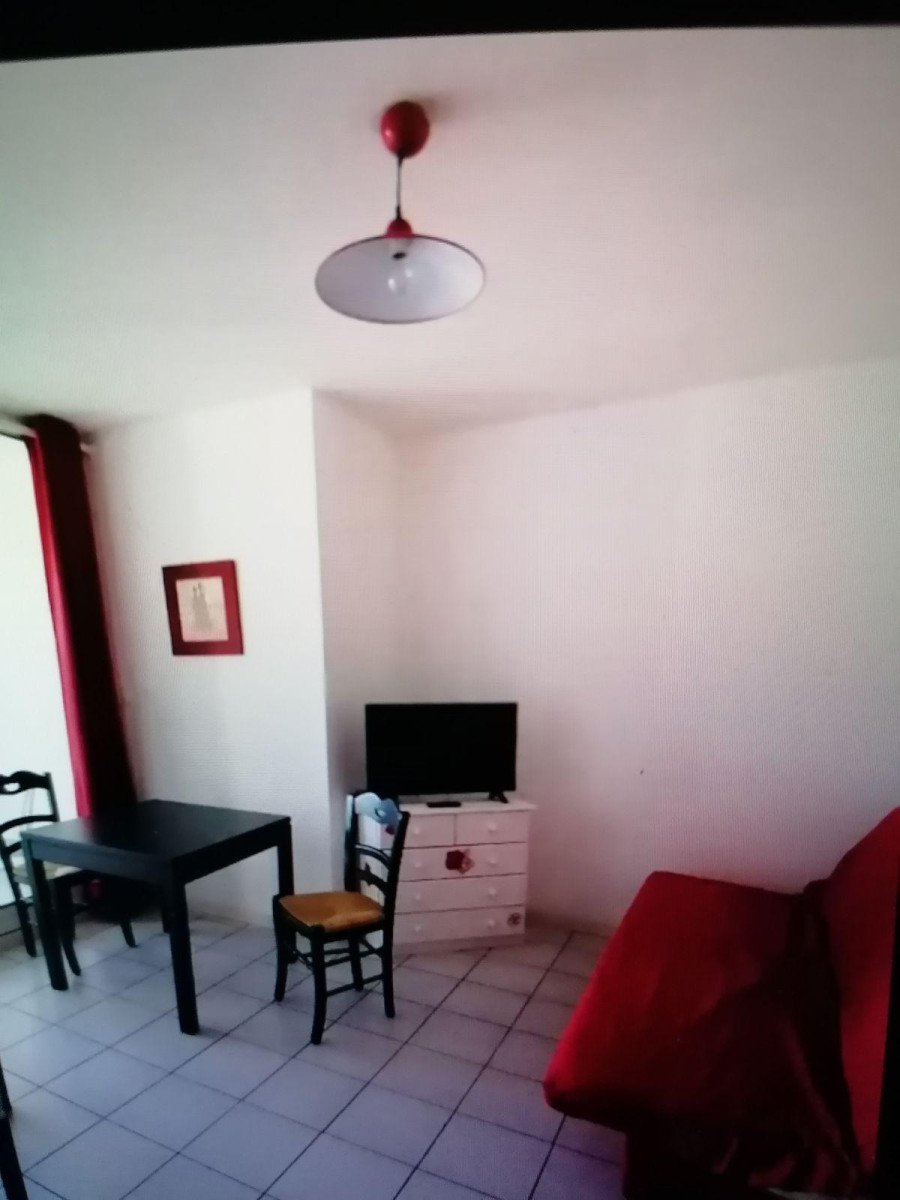 
                                                Location
                                                 STUDIO meublé Belle Vue