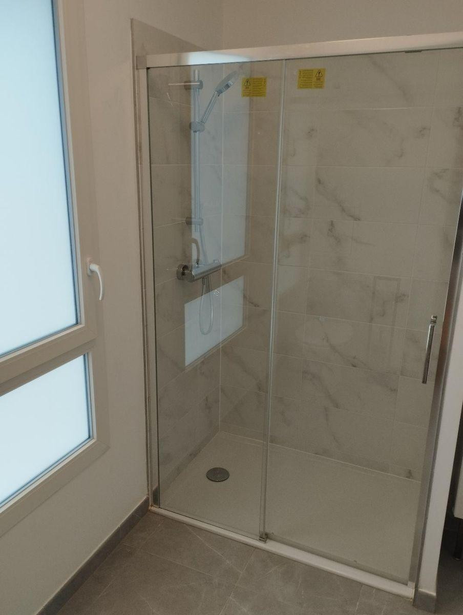 
                                                Location
                                                 Studio meublé bien agencé avec terrasse spacieuse