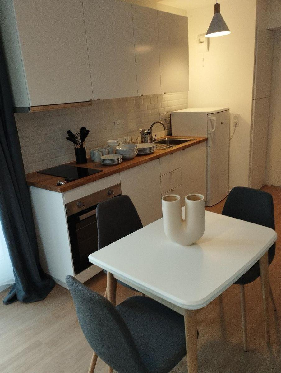 
                                                Location
                                                 Studio meublé bien agencé avec terrasse spacieuse