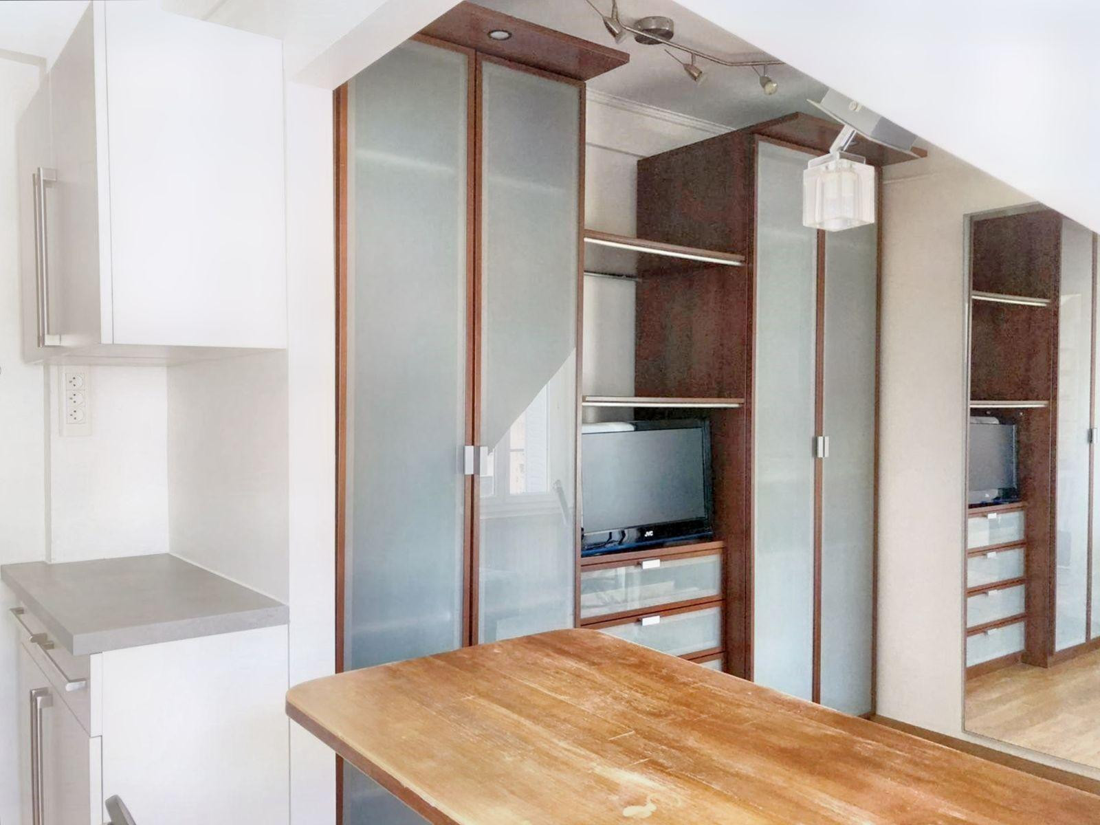 
                                                Location
                                                 Studio meublé. Boulevard Gouvion Saint Cyr.