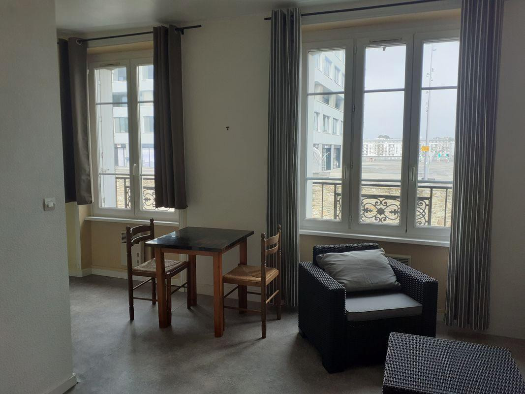 
                                                Location
                                                 Studio meublé Brest Capucins
