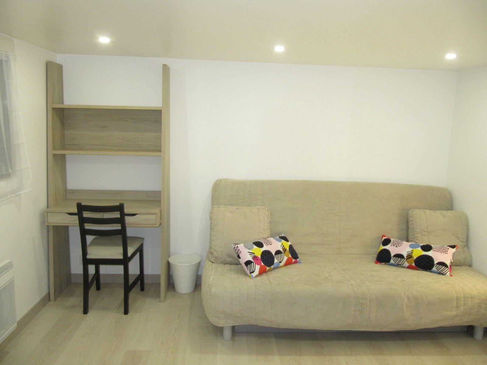 
                                                Location
                                                 Studio meublé calme avec accès jardin