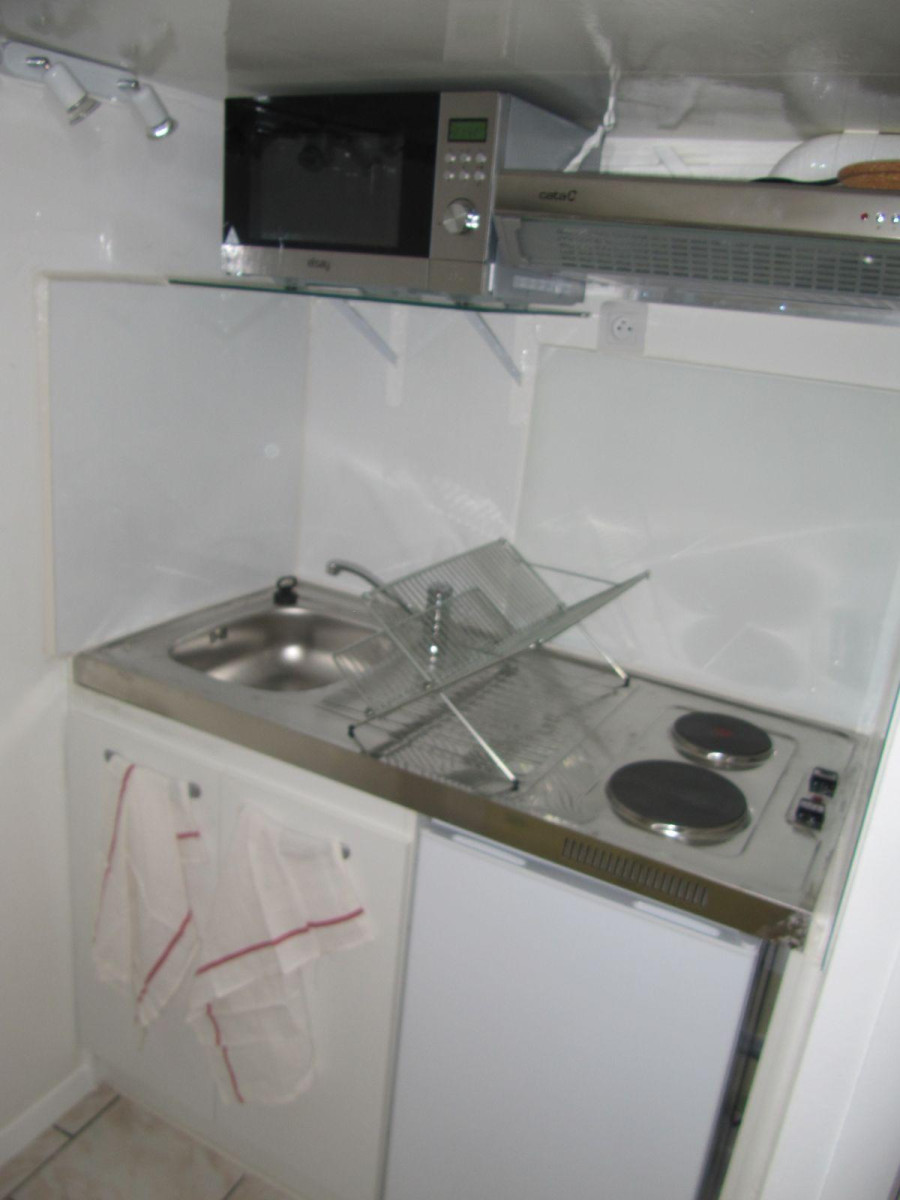 
                                                Location
                                                 Studio meublé calme avec accès jardin