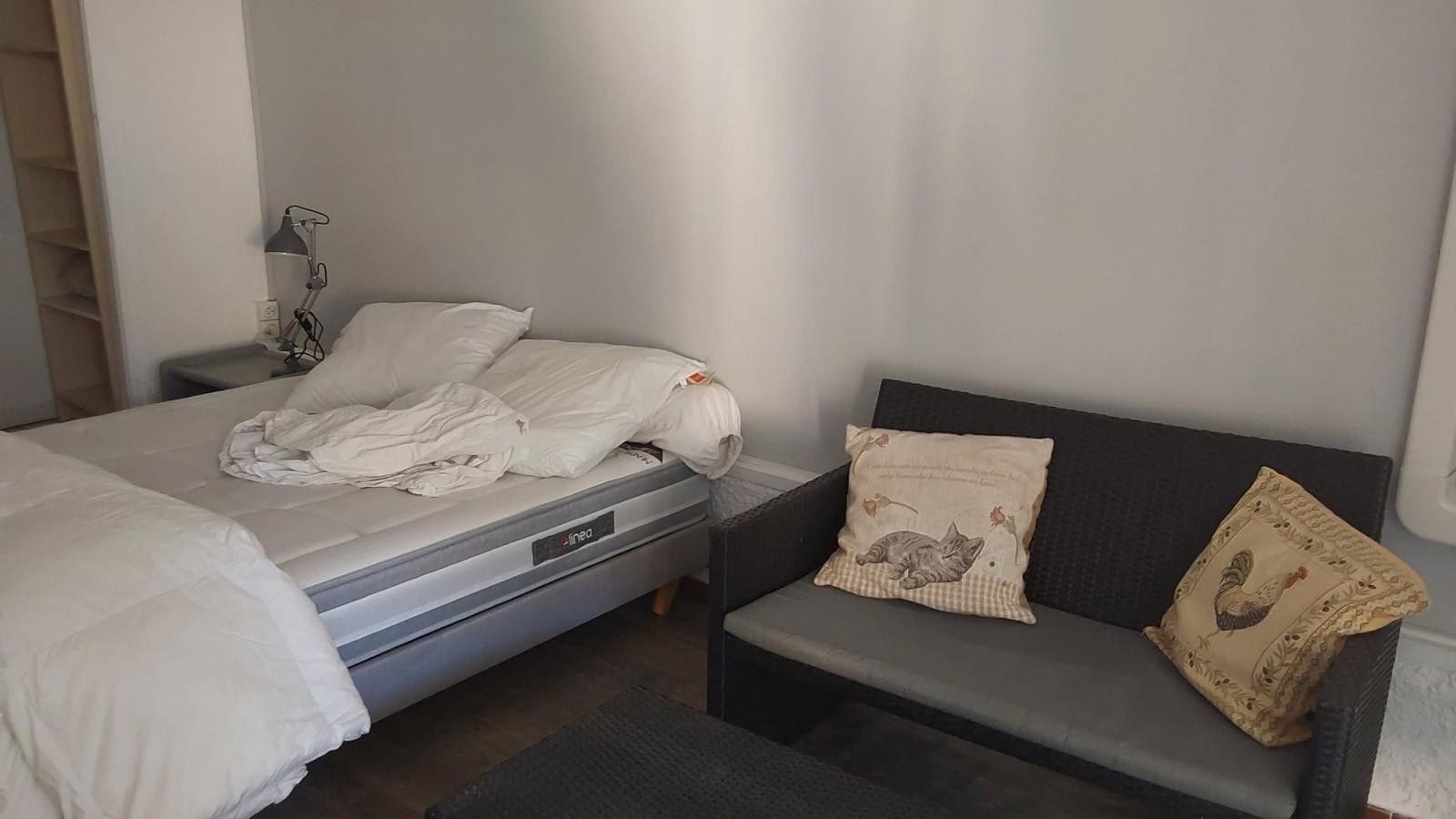 
                                                Location
                                                 Studio meuble Cassis