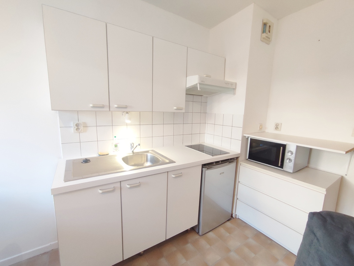 
                                                Vente
                                                 Studio meublé Centre Amiens Jacobins
