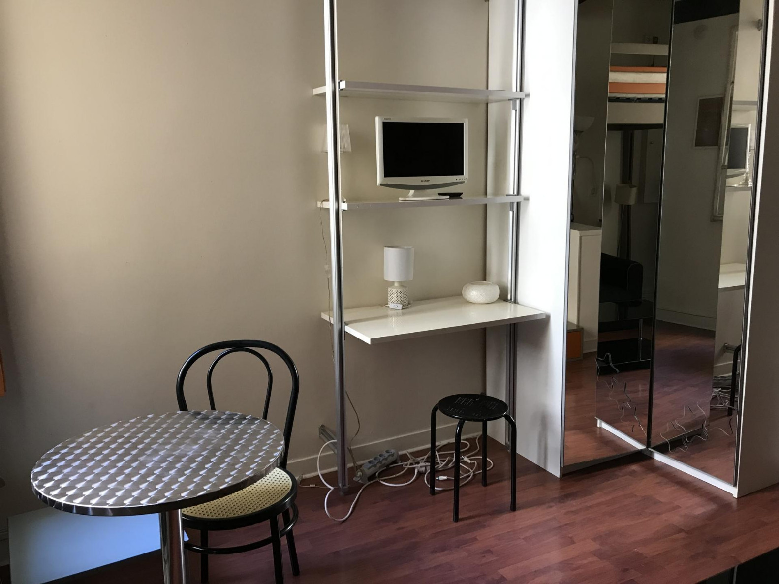 
                                                Colocation
                                                 Studio MEUBLE centre ville