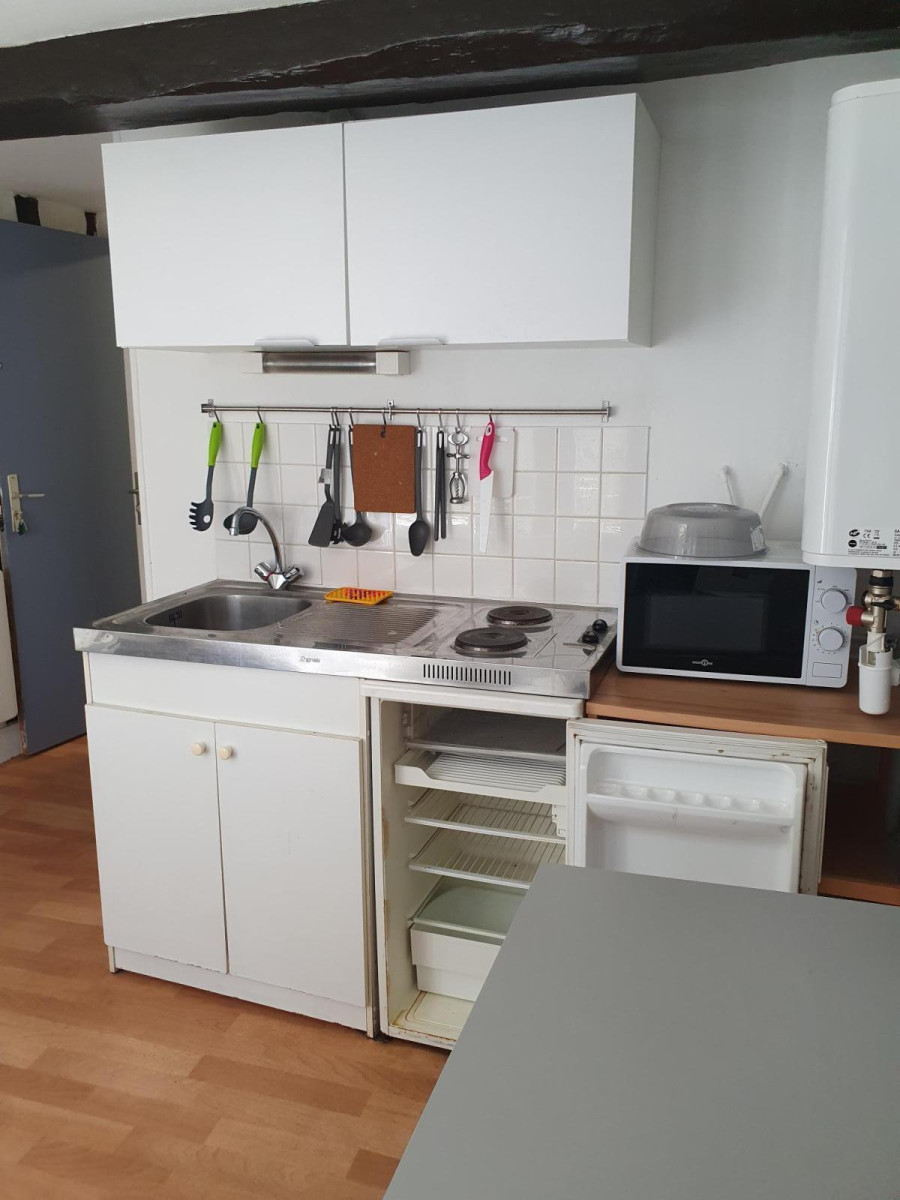 
                                                Location
                                                 STUDIO MEUBLE CENTRE VILLE