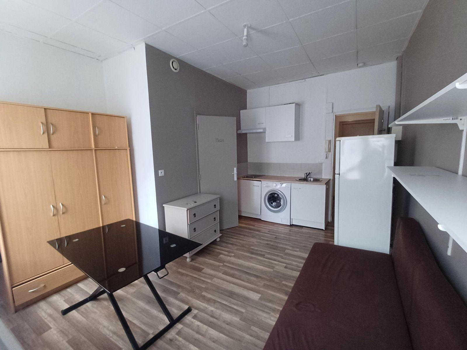 
                                                Location
                                                 Studio meublé centre ville